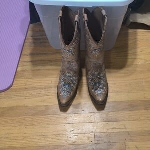 Brown Embroidered Women's Western Boots